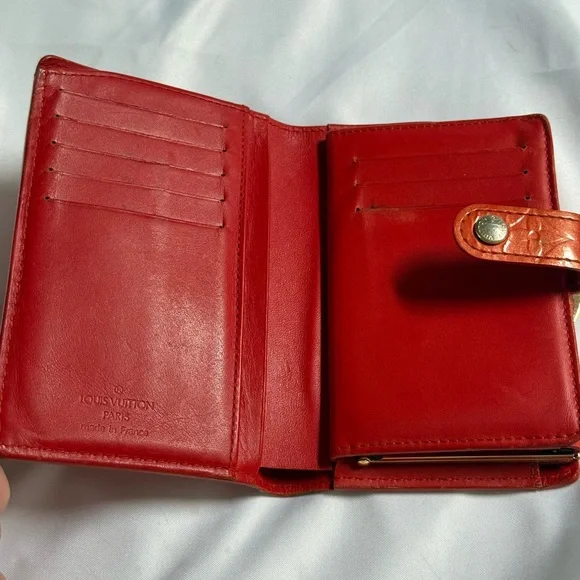 Louis Vuitton Vernis Kisslock Wallet Red Patent Leather Monogram Bifold COA - Picture 3 of 11
